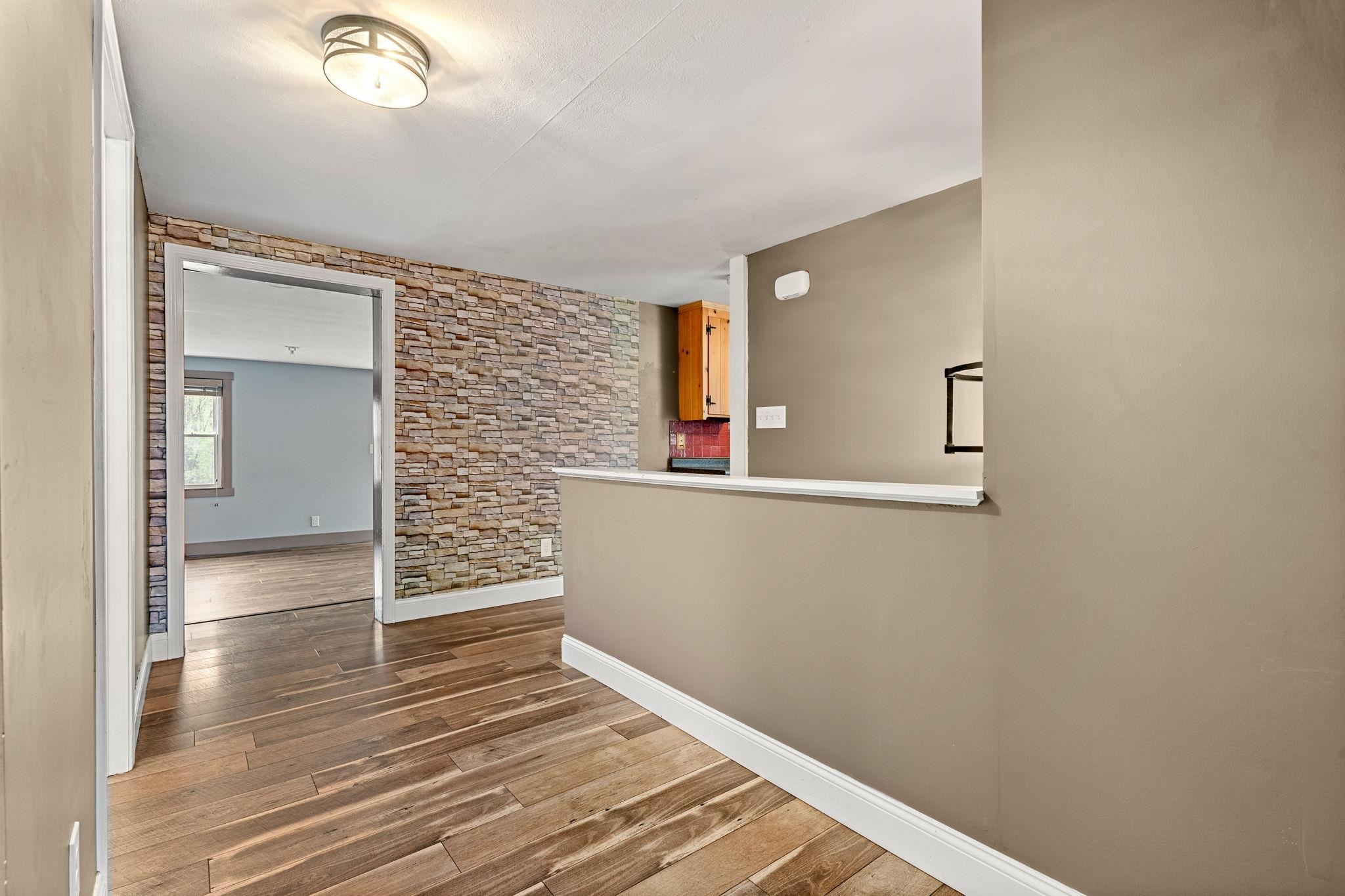 7 Pond Road