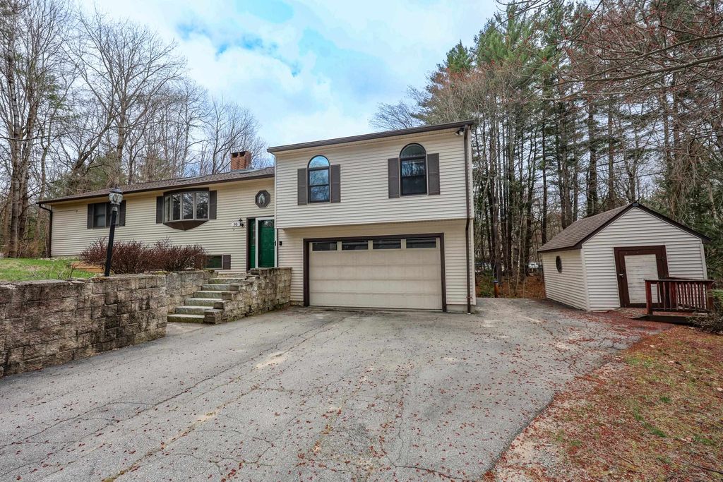 Photo of 50 Edinburgh Drive, Bedford, NH 03110 (MLS # 5084790)