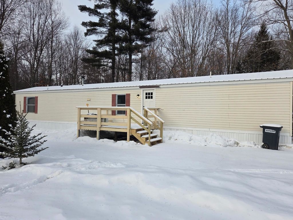 Photo of 162 Pebblewood Drive, Charlestown, NH 03603 (MLS # 5076007)