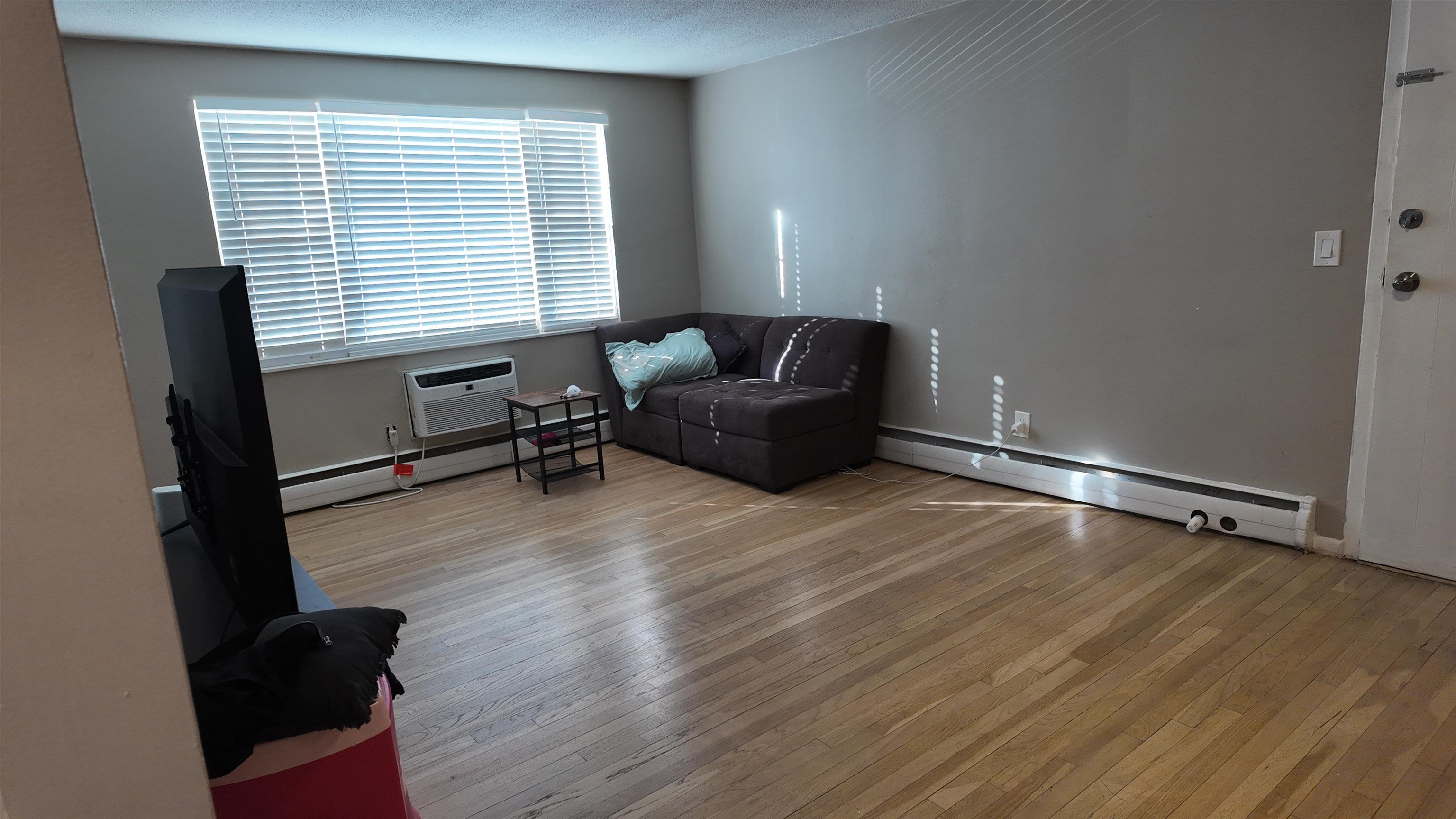 99 Cluff Crossing Road E12