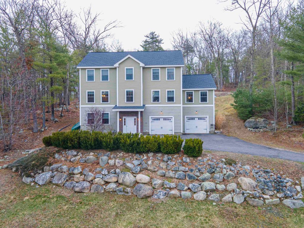 Photo of 23 Valleyview Drive, Merrimack, NH 03054 (MLS # 5083534)