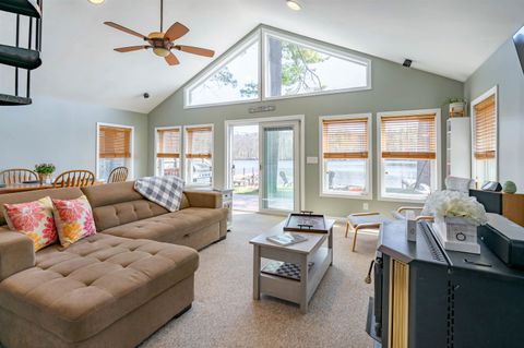1011 Collettes Grove Road Derry NH 03038