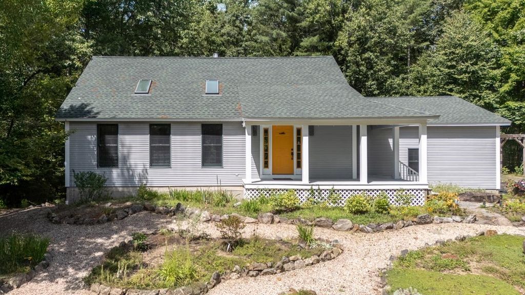 Photo of 19 Hoit Road, Epsom, NH 03234 (MLS # 5057227)