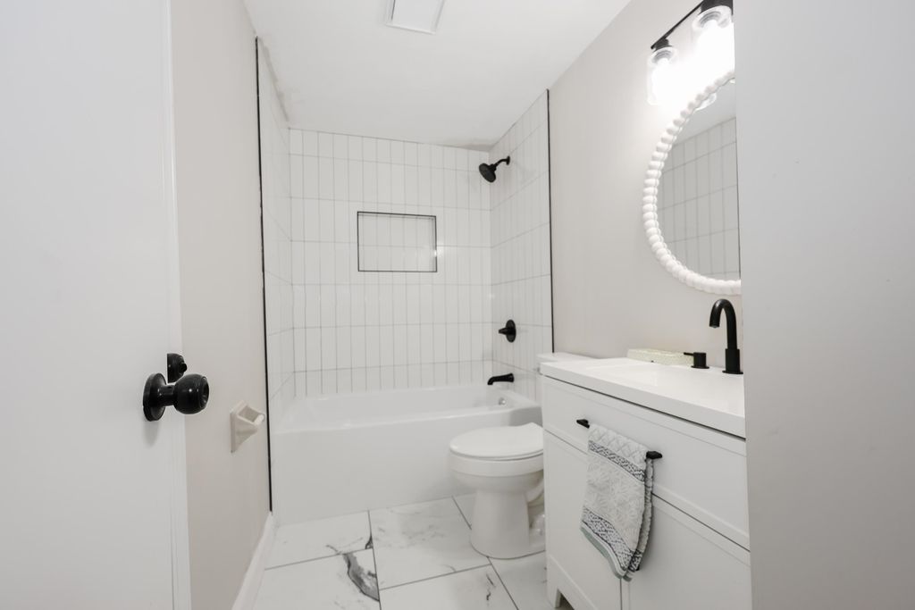 Photo of 12 Hawkstead Hollow, Nashua, NH 03063 (MLS # 5065030)