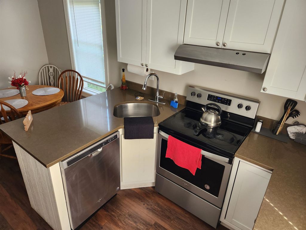 Photo of 661 Hevey Street #Second Floor, Manchester, NH 03102 (MLS # 5071725)