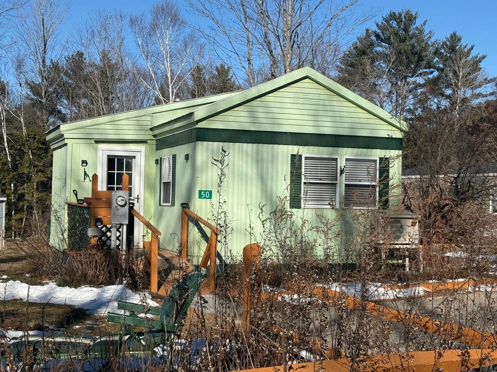 Photo of 50 Willow Avenue, Tuftonboro, NH 03816 (MLS # 5072558)