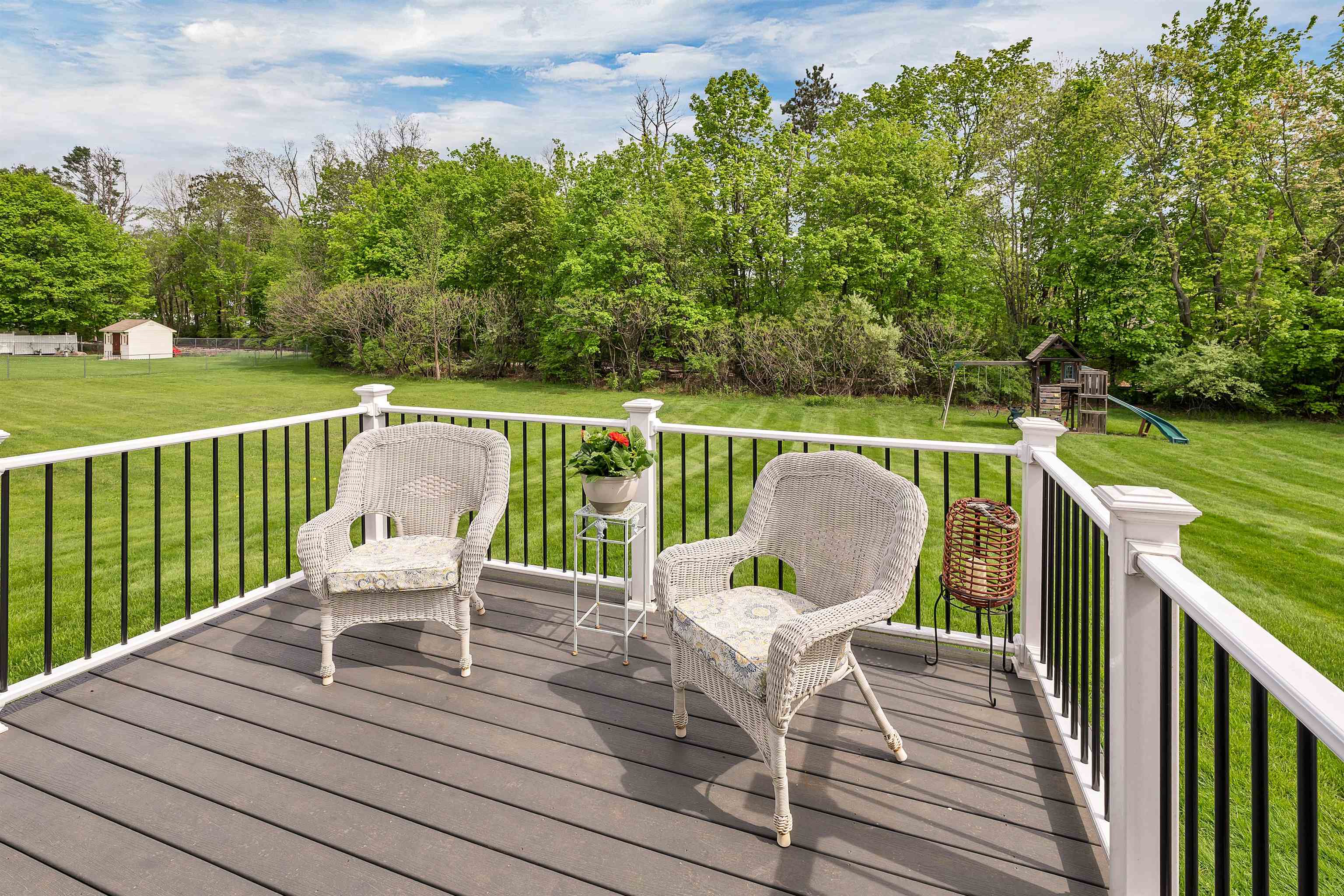 Milford, New Hampshire 03055, United States, 3 Bedrooms Bedrooms, ,1 BathroomBathrooms,Residential,Pending,130627