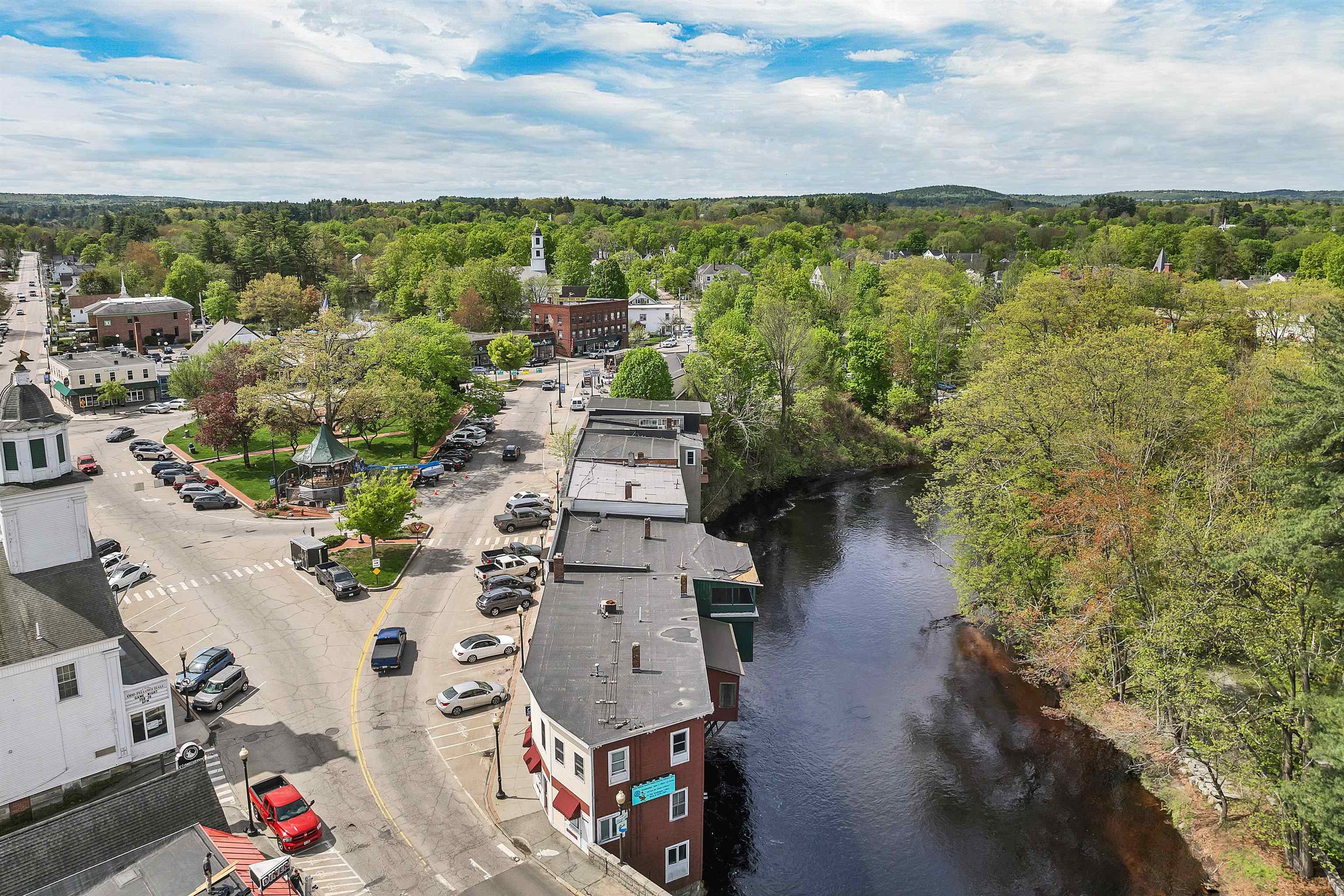 Milford, New Hampshire 03055, United States, 3 Bedrooms Bedrooms, ,1 BathroomBathrooms,Residential,Pending,130627