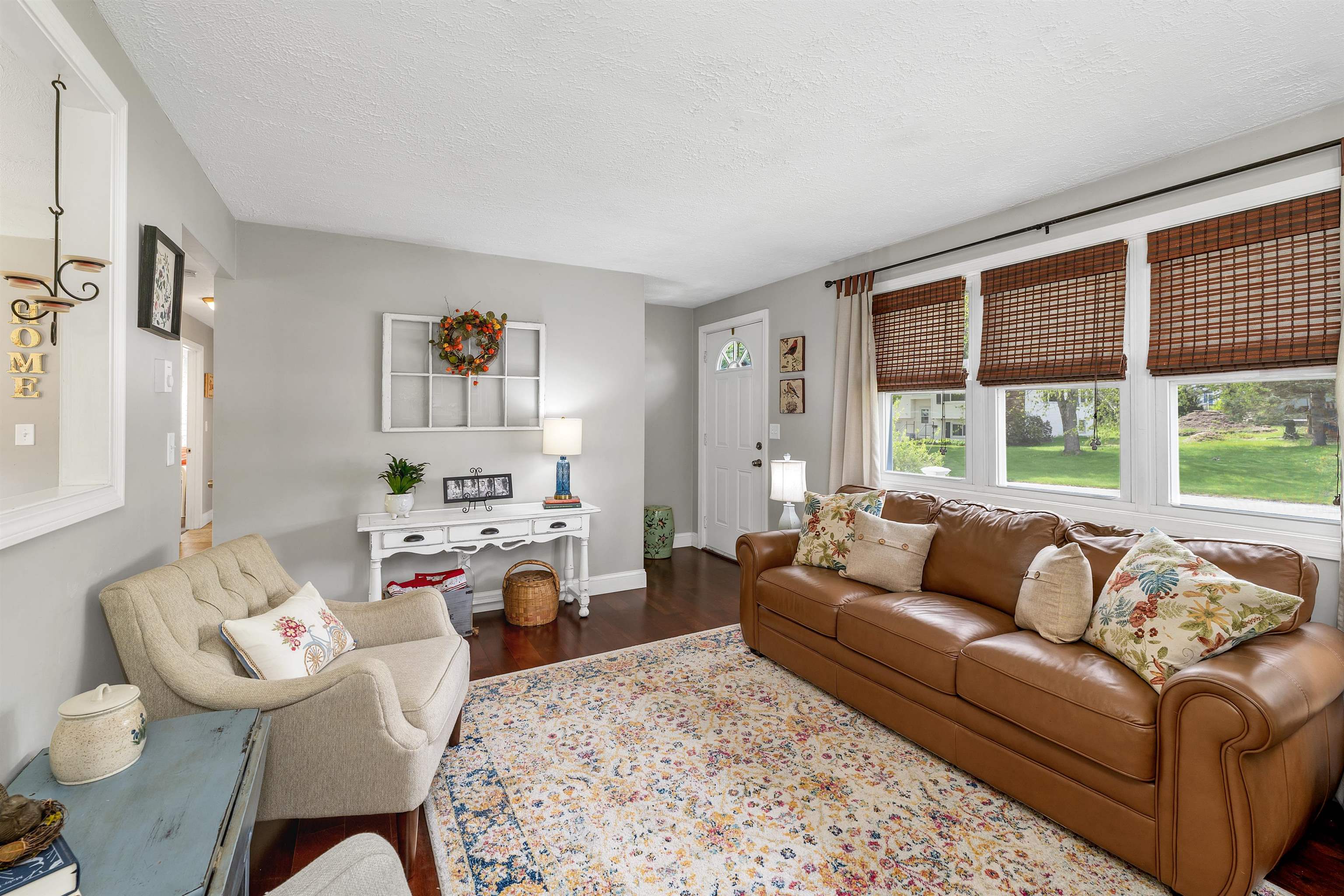 Milford, New Hampshire 03055, United States, 3 Bedrooms Bedrooms, ,1 BathroomBathrooms,Residential,Pending,130627