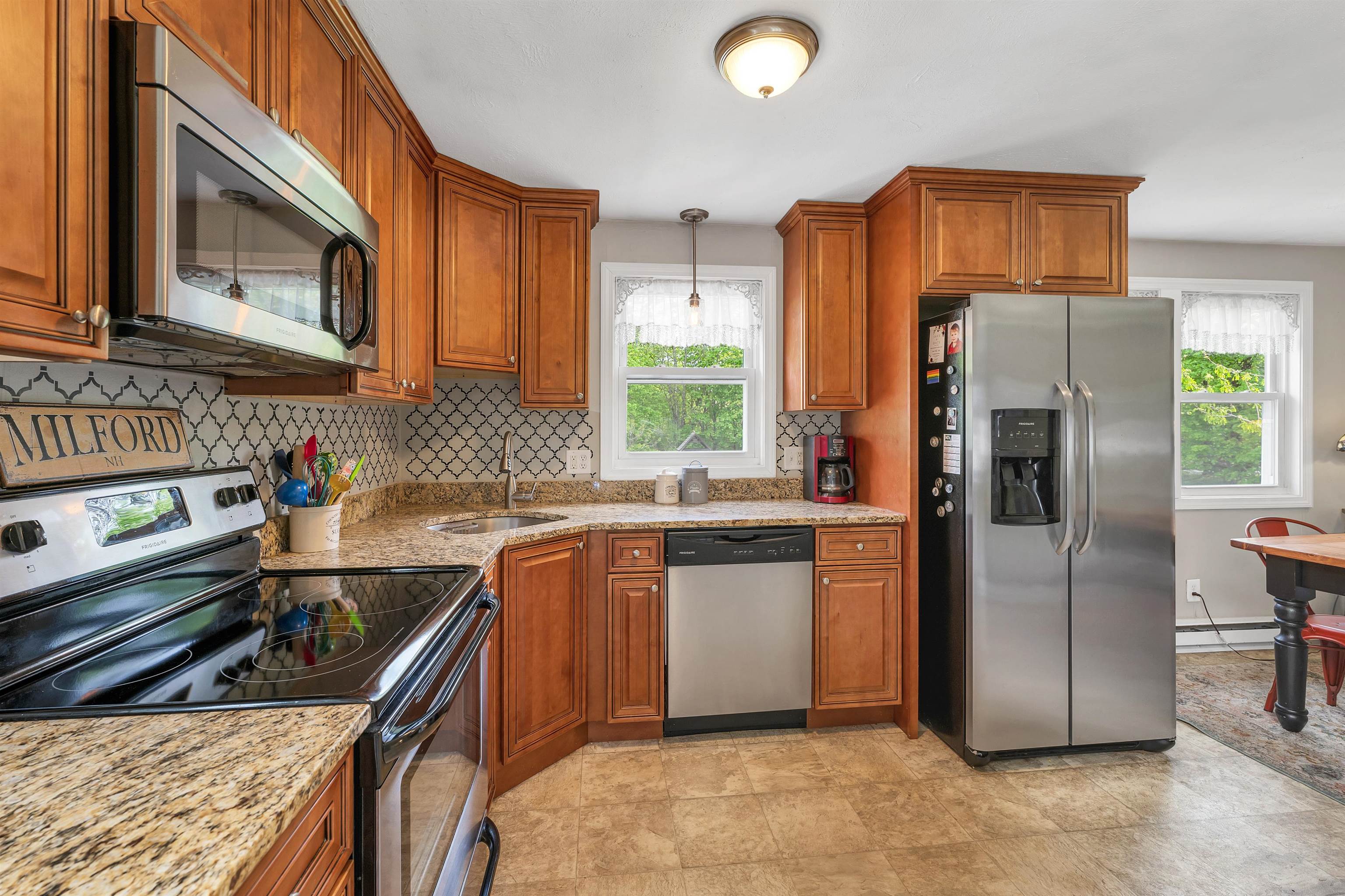 Milford, New Hampshire 03055, United States, 3 Bedrooms Bedrooms, ,1 BathroomBathrooms,Residential,Pending,130627