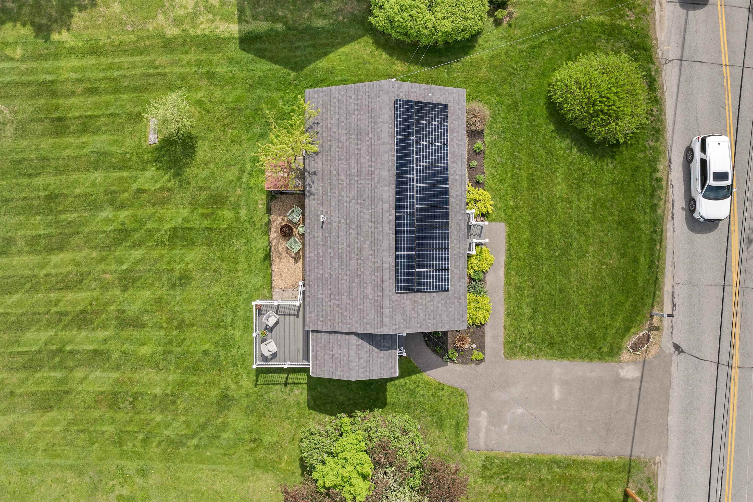 Milford, New Hampshire 03055, United States, 3 Bedrooms Bedrooms, ,1 BathroomBathrooms,Residential,Pending,130627