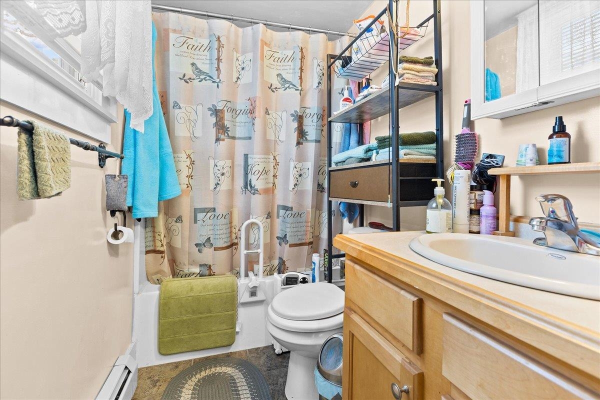 Lyndon, Vermont 05851, United States, 3 Bedrooms Bedrooms, ,2 BathroomsBathrooms,Residential,Active,132238