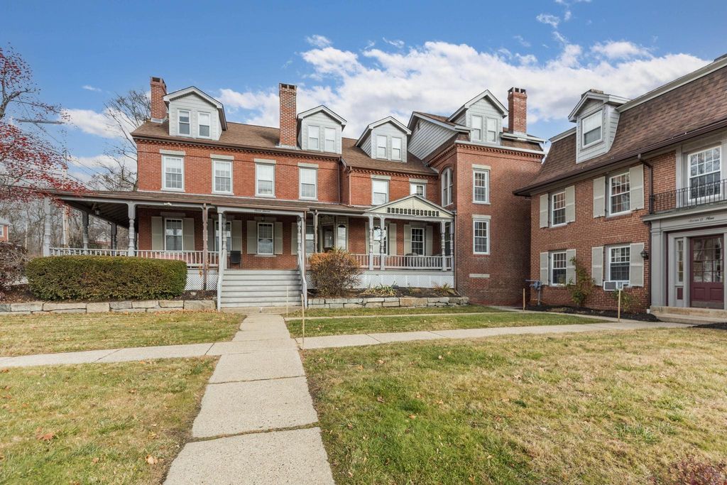 Photo of 713 Central Avenue #1, Dover, NH 03820 (MLS # 5070475)