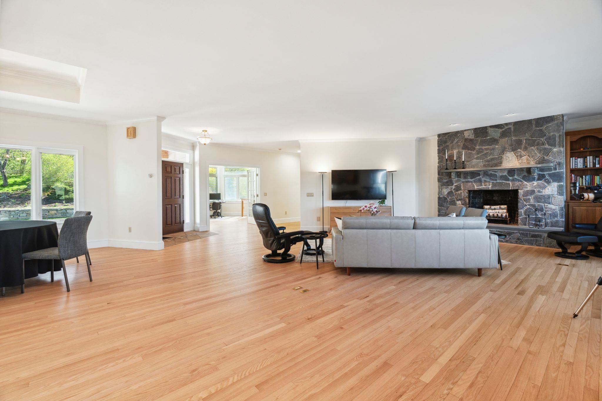 Lebanon, New Hampshire 03766, United States, 3 Bedrooms Bedrooms, ,3 BathroomsBathrooms,Residential,Active,227159