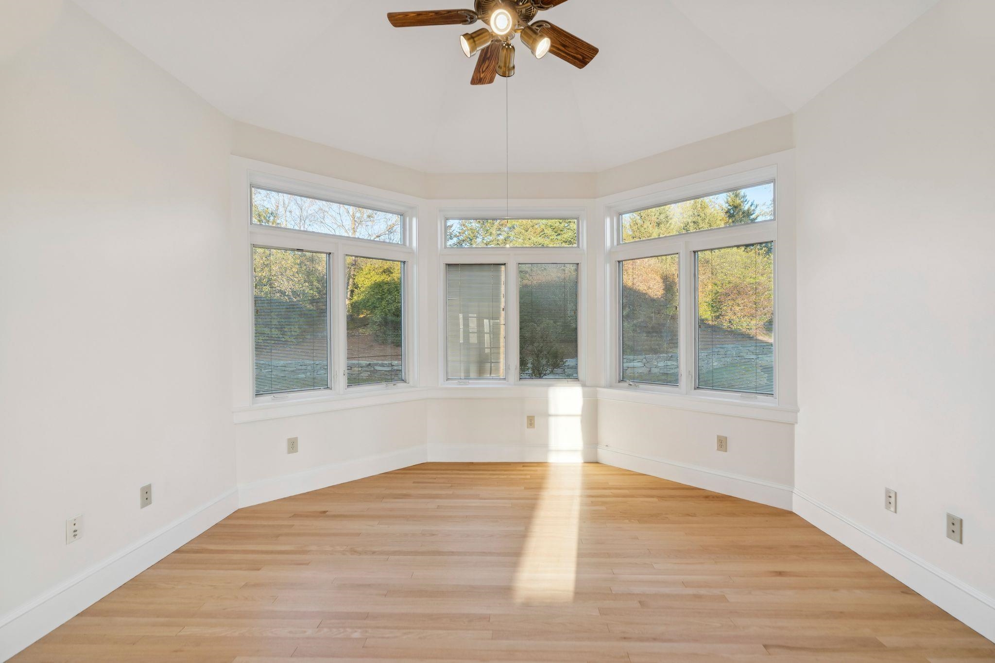 Lebanon, New Hampshire 03766, United States, 3 Bedrooms Bedrooms, ,3 BathroomsBathrooms,Residential,Active,227159