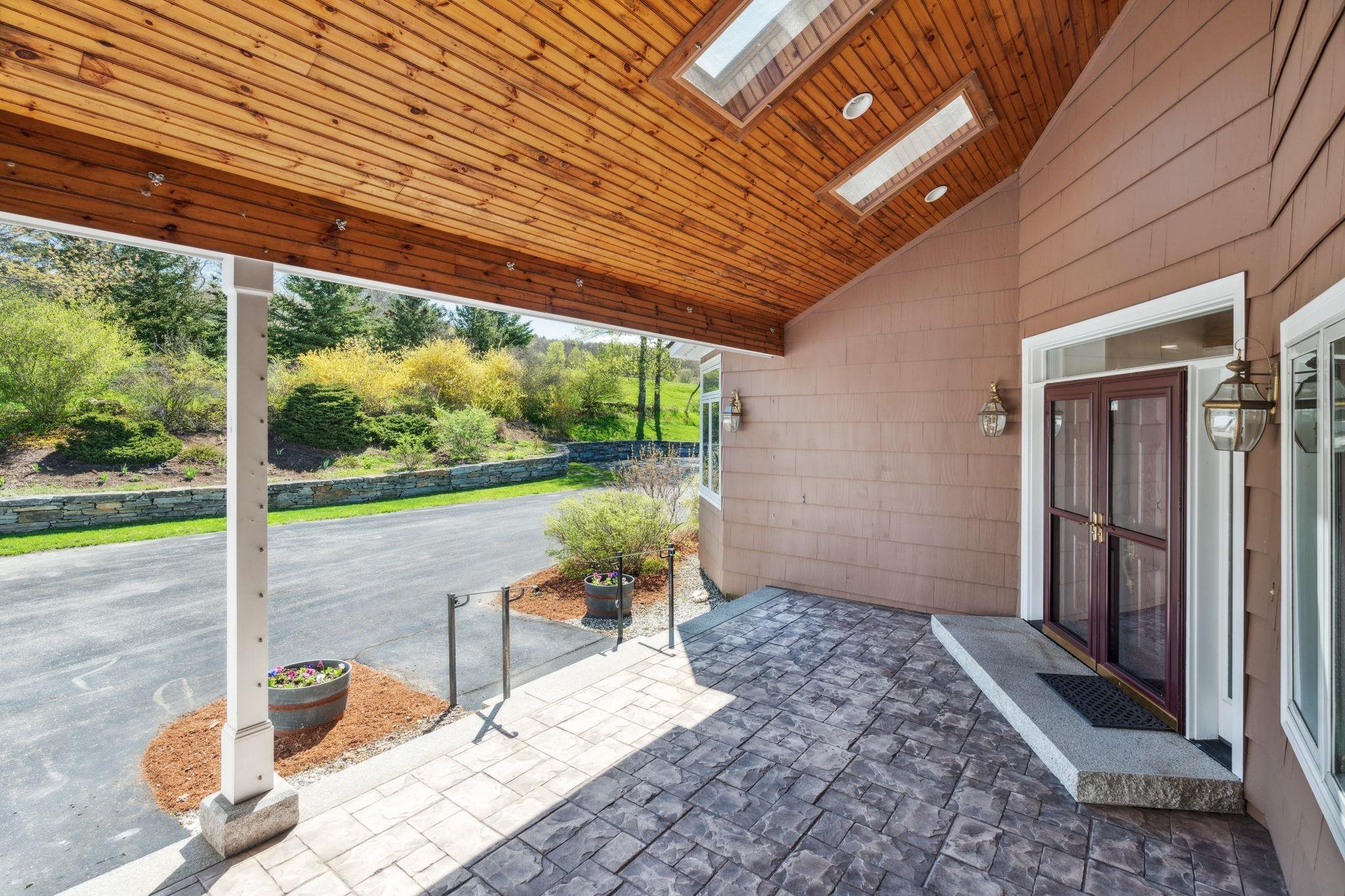 Lebanon, New Hampshire 03766, United States, 3 Bedrooms Bedrooms, ,3 BathroomsBathrooms,Residential,Active,227159