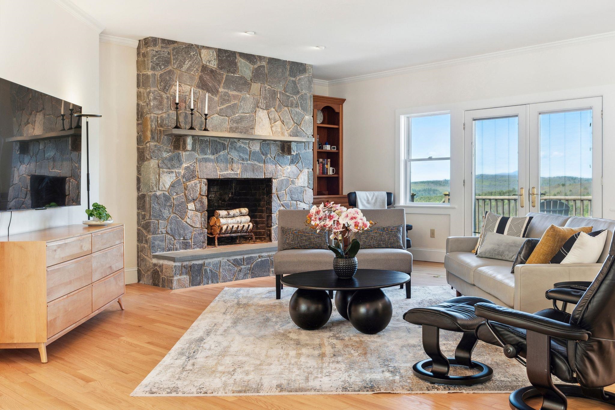 Lebanon, New Hampshire 03766, United States, 3 Bedrooms Bedrooms, ,3 BathroomsBathrooms,Residential,Active,227159