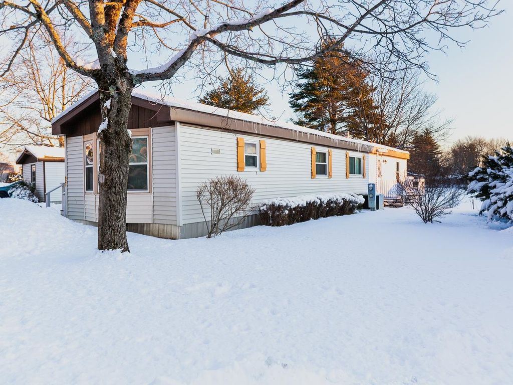 Photo of 290 Calef Highway #B21, Epping, NH 03042 (MLS # 5074747)
