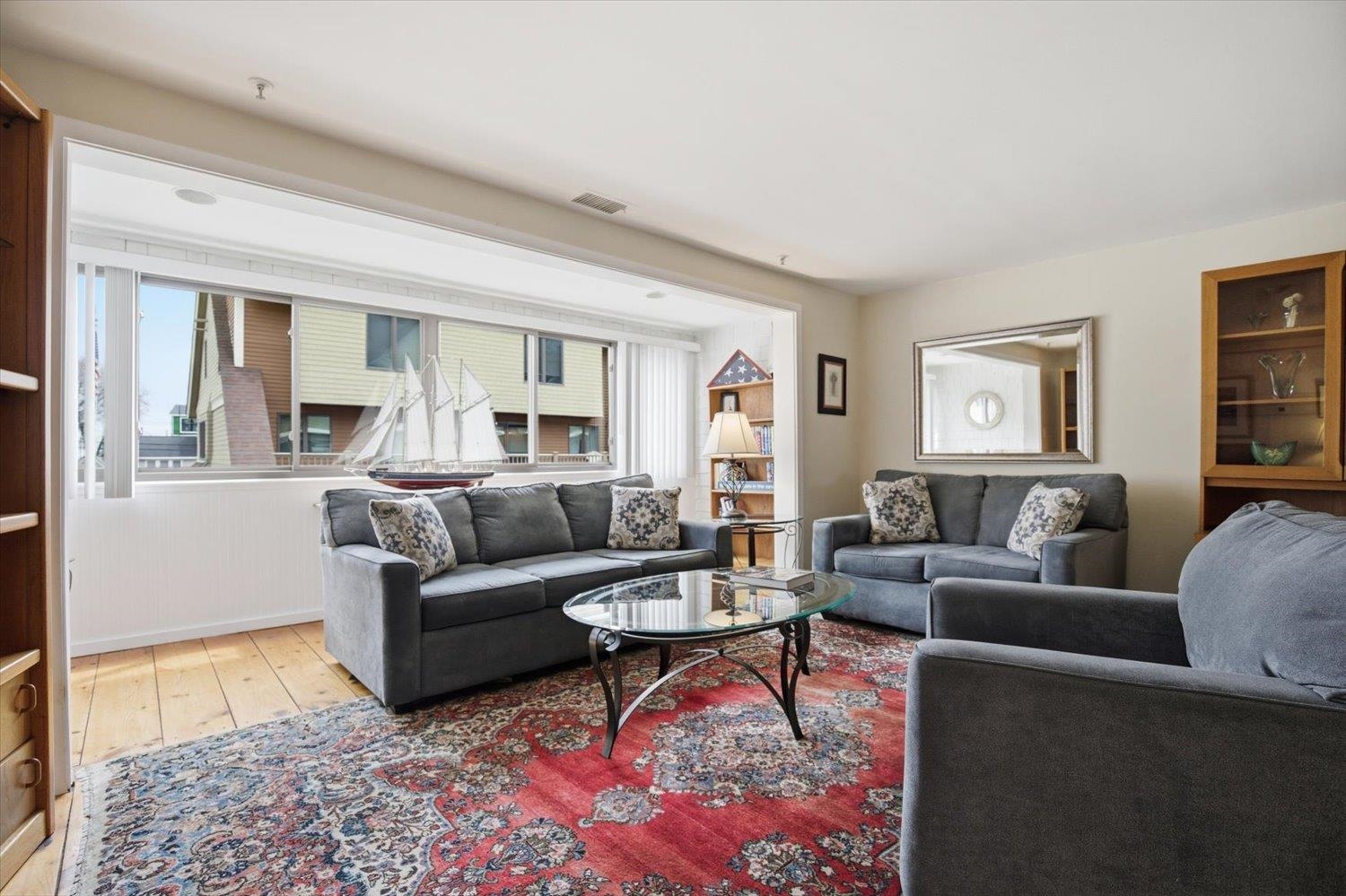 989 Ocean Boulevard 8