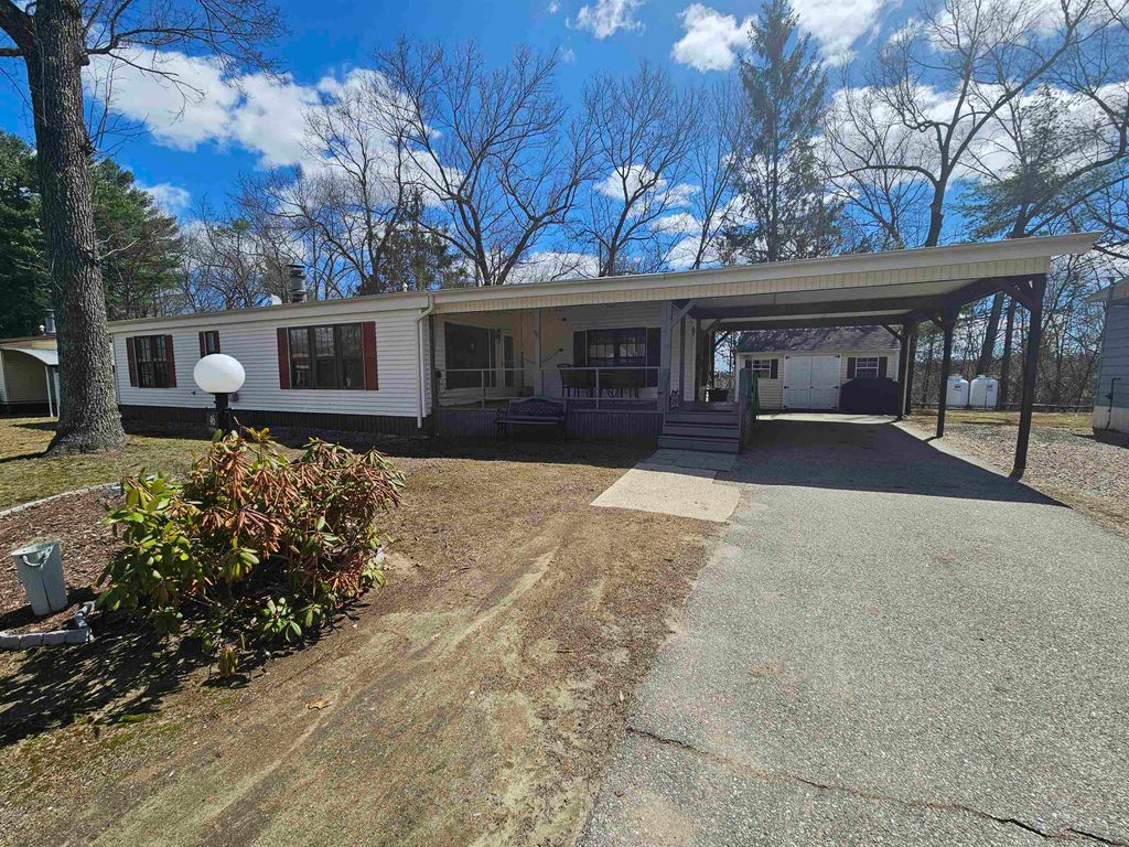 Photo of 46 River Ledge Drive, Goffstown, NH 03045 (MLS # 5083852)