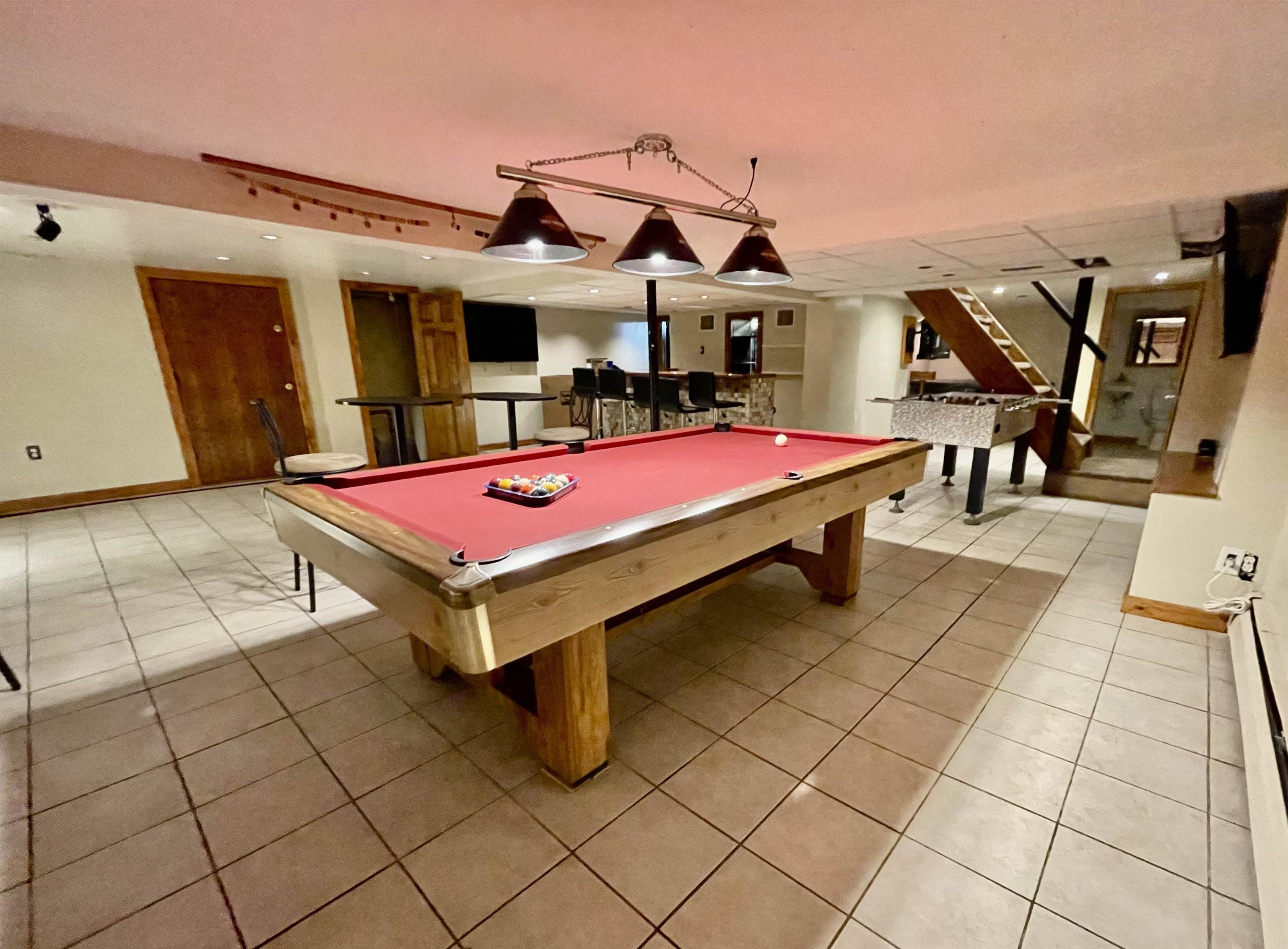 Manchester, New Hampshire 03103, United States, 3 Bedrooms Bedrooms, ,2 BathroomsBathrooms,Residential,Pending,117972