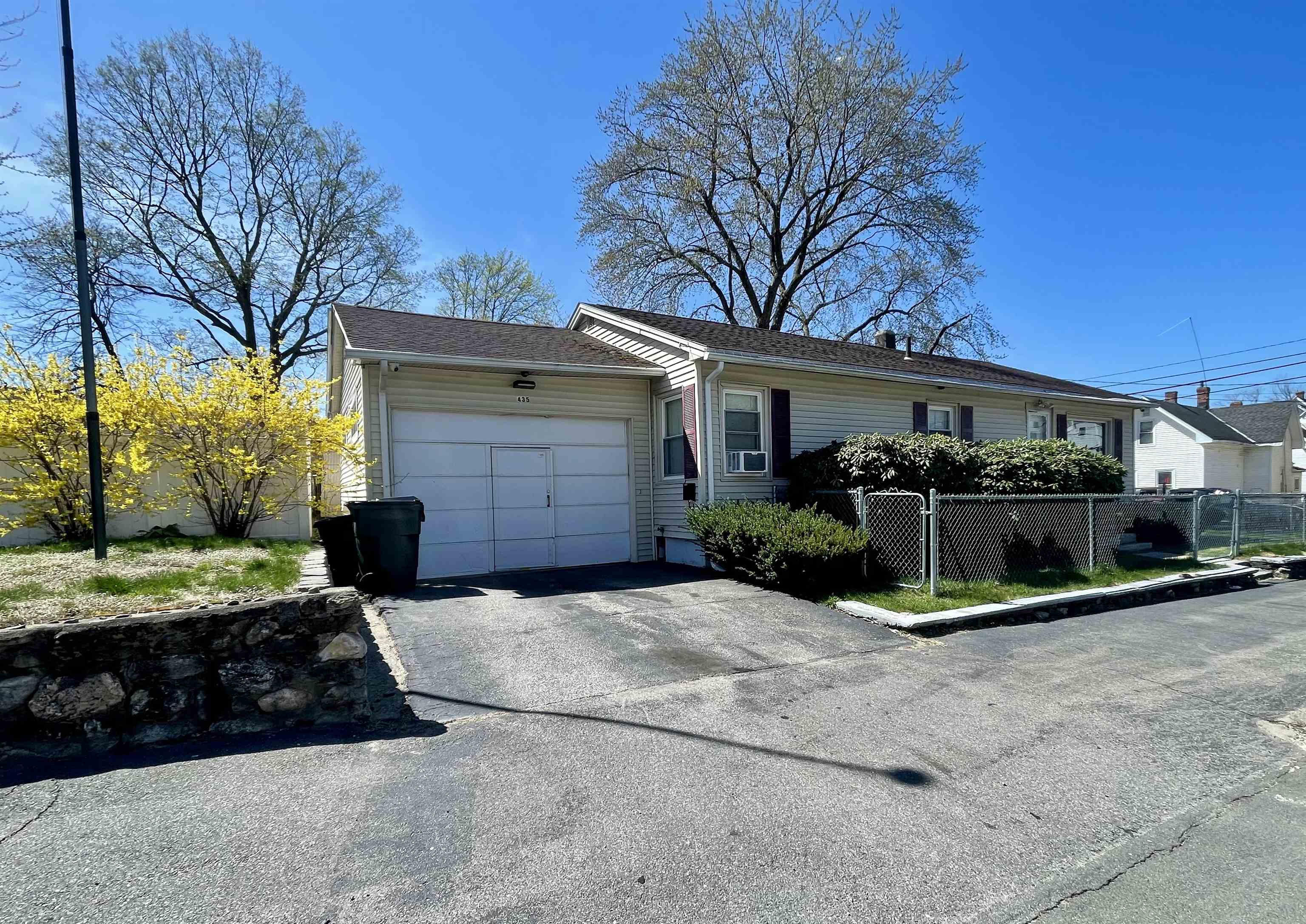 Manchester, New Hampshire 03103, United States, 3 Bedrooms Bedrooms, ,2 BathroomsBathrooms,Residential,Pending,117972 Manchester, New Hampshire 03103, United States, 3 Bedrooms Bedrooms, ,2 BathroomsBathrooms,Residential,Pending,117972