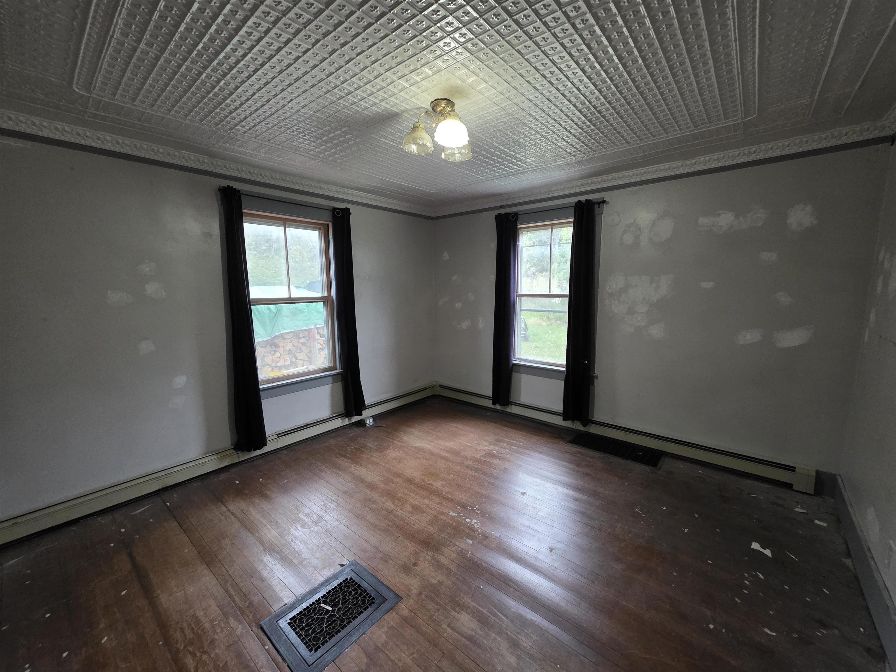 Weare, New Hampshire 03281, United States, 5 Bedrooms Bedrooms, ,3 BathroomsBathrooms,Residential,Active,226816