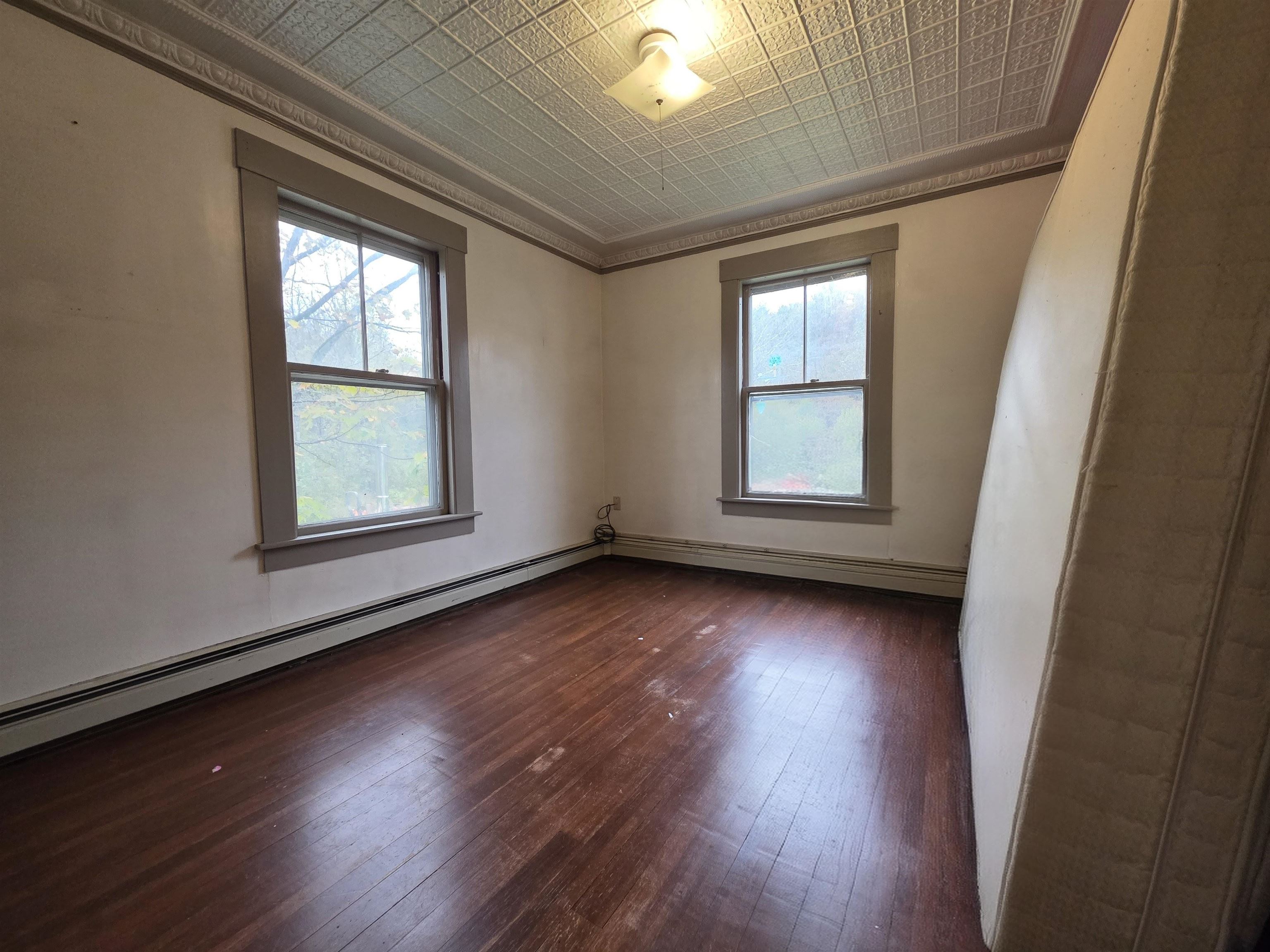 Weare, New Hampshire 03281, United States, 5 Bedrooms Bedrooms, ,3 BathroomsBathrooms,Residential,Active,226816