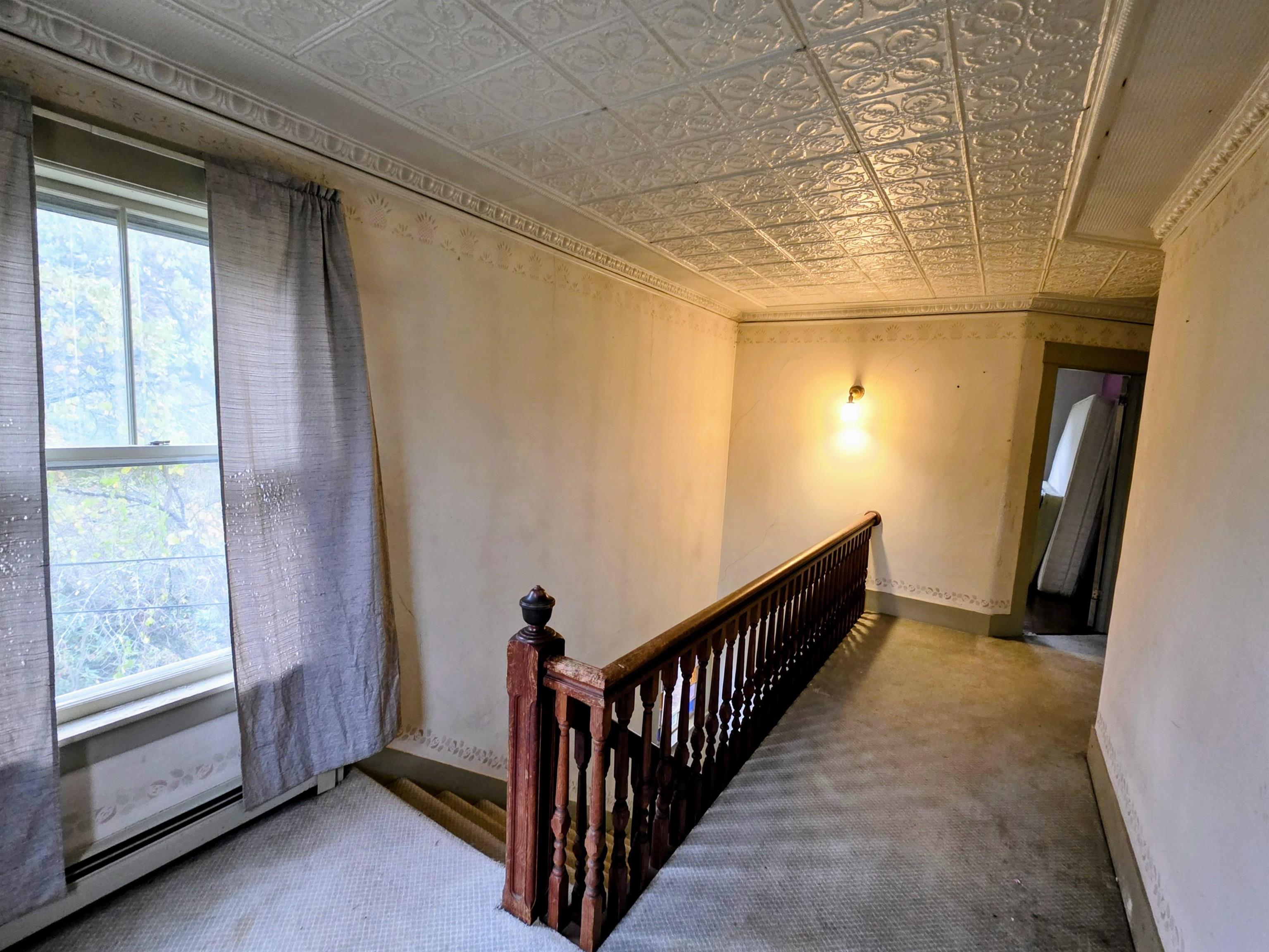 Weare, New Hampshire 03281, United States, 5 Bedrooms Bedrooms, ,3 BathroomsBathrooms,Residential,Active,226816