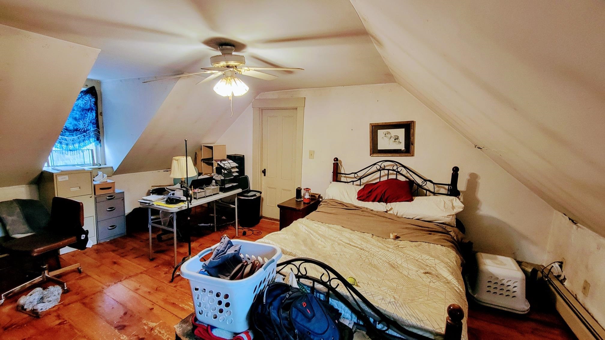 Weare, New Hampshire 03281, United States, 5 Bedrooms Bedrooms, ,3 BathroomsBathrooms,Residential,Active,226816