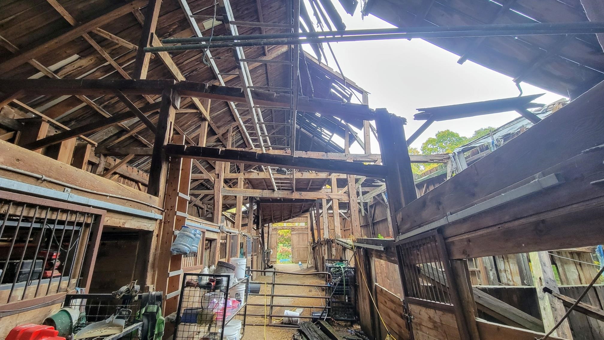 Weare, New Hampshire 03281, United States, 5 Bedrooms Bedrooms, ,3 BathroomsBathrooms,Residential,Active,226816