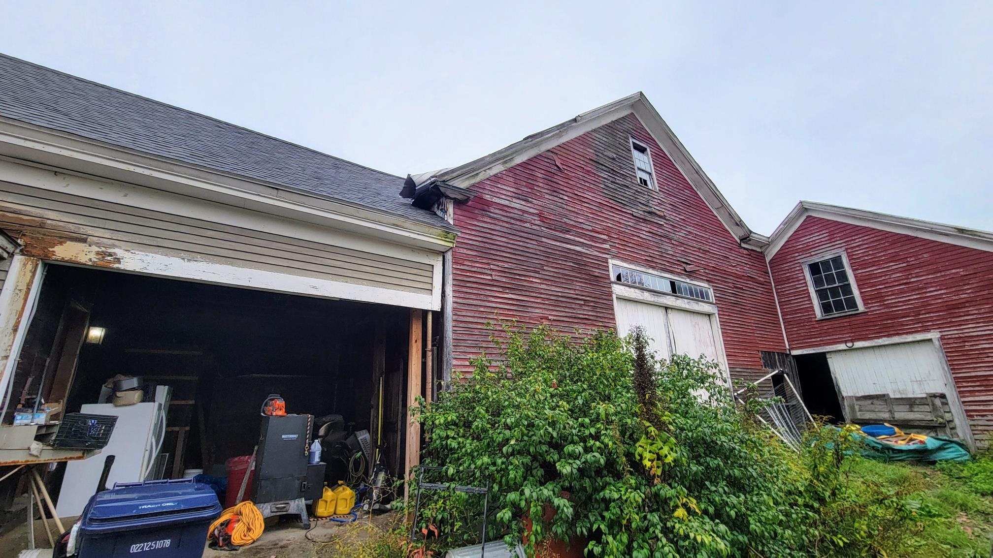 Weare, New Hampshire 03281, United States, 5 Bedrooms Bedrooms, ,3 BathroomsBathrooms,Residential,Active,226816