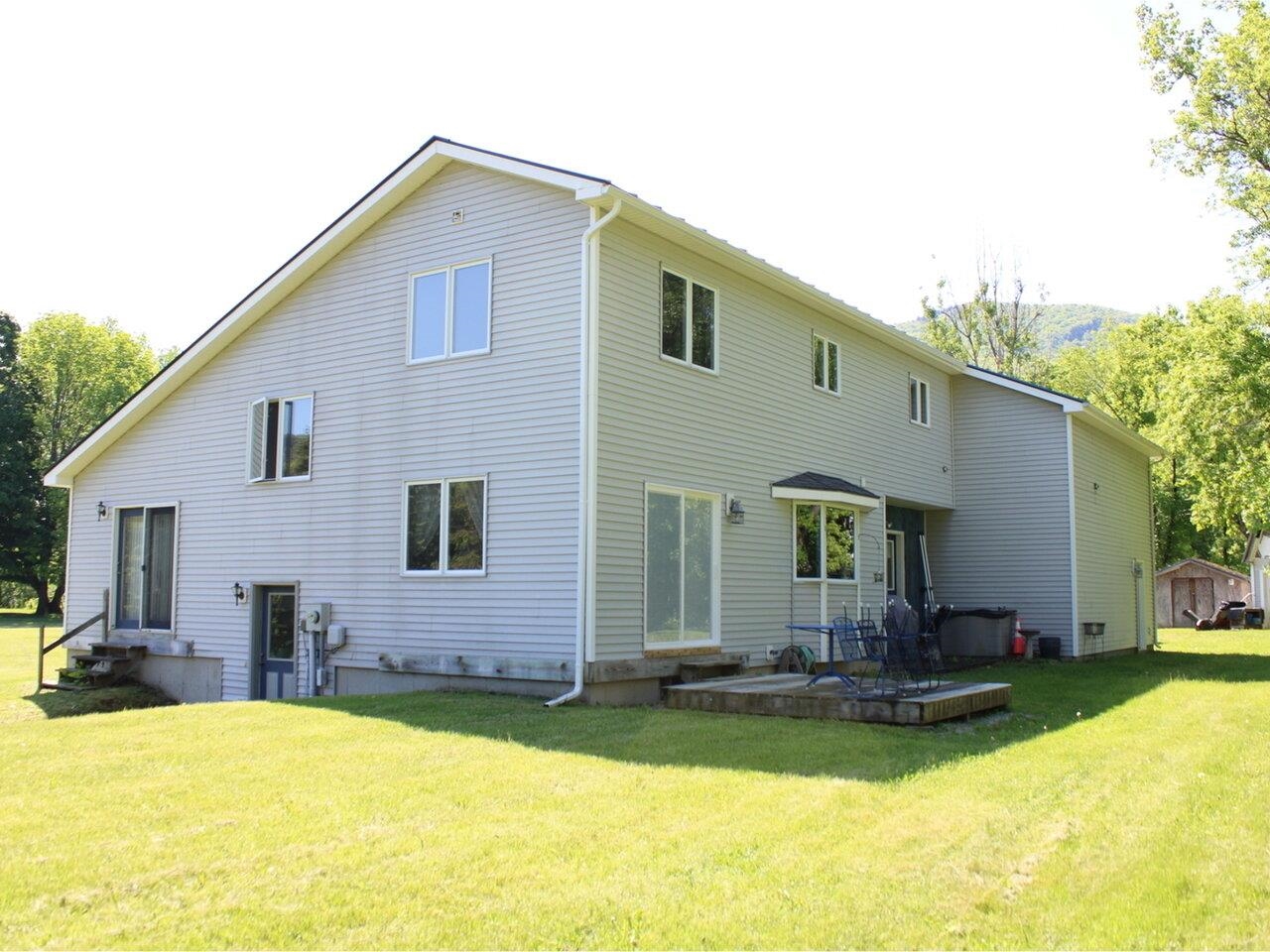 11 Wheeler Lane