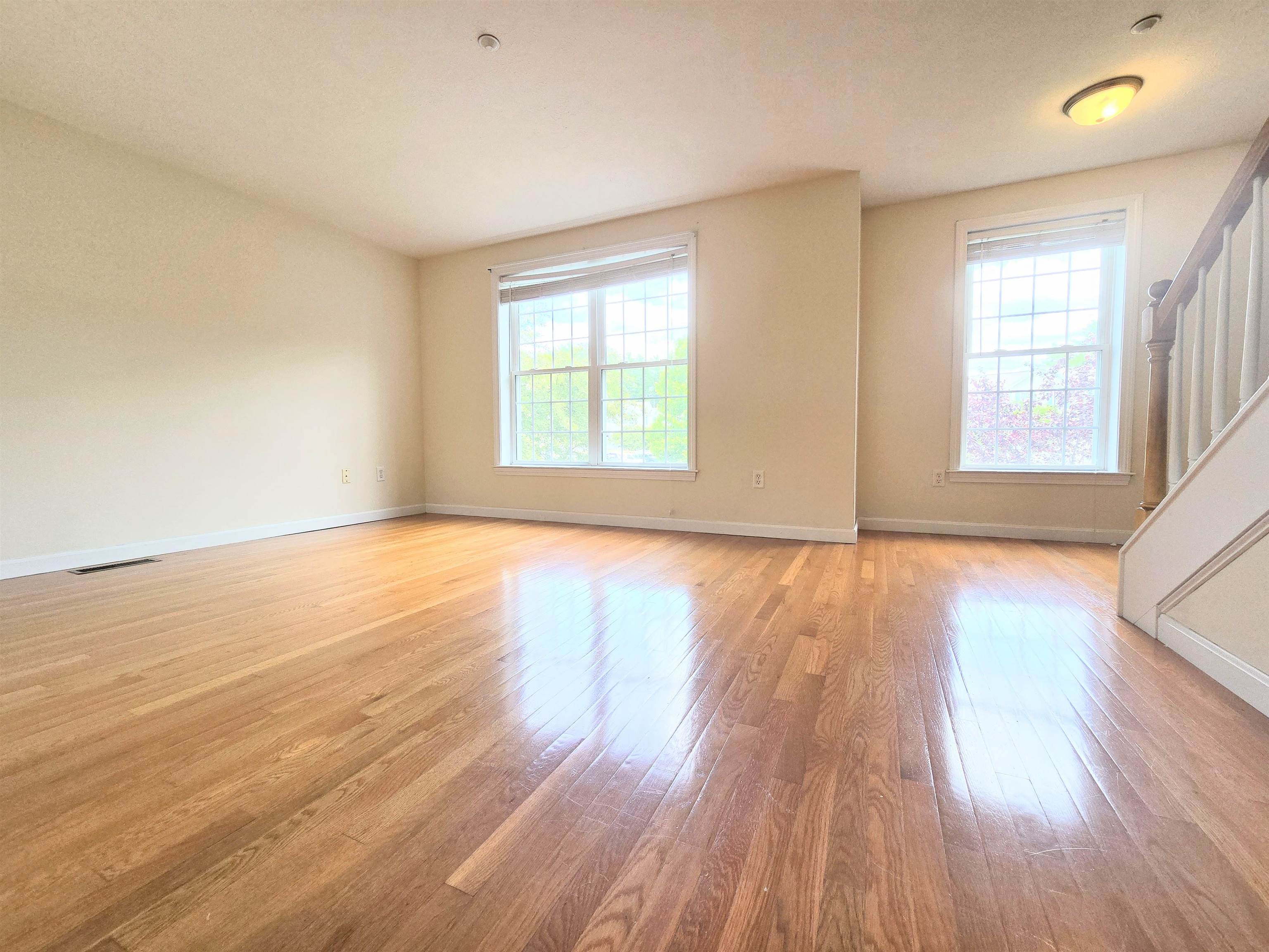 Concord, New Hampshire 03301, United States, 2 Bedrooms Bedrooms, ,2 BathroomsBathrooms,Residential,Active,154298