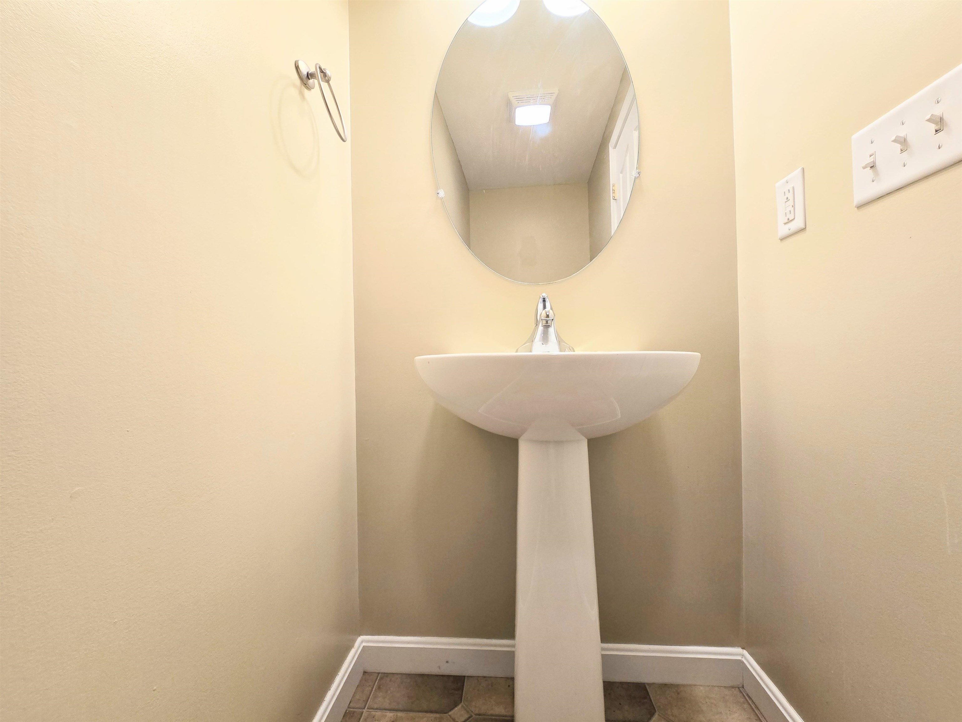 Concord, New Hampshire 03301, United States, 2 Bedrooms Bedrooms, ,2 BathroomsBathrooms,Residential,Active,154298