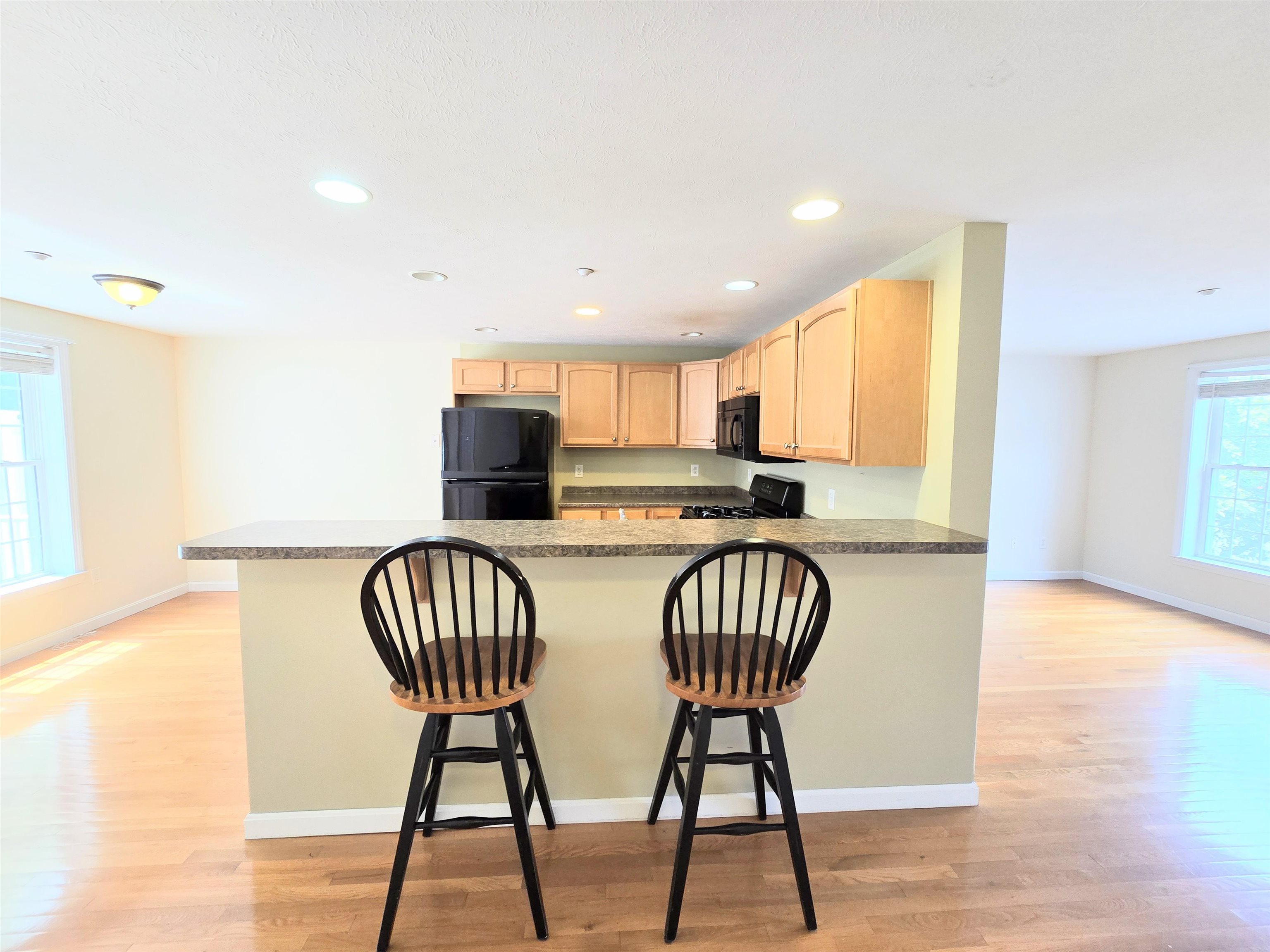 Concord, New Hampshire 03301, United States, 2 Bedrooms Bedrooms, ,2 BathroomsBathrooms,Residential,Active,154298