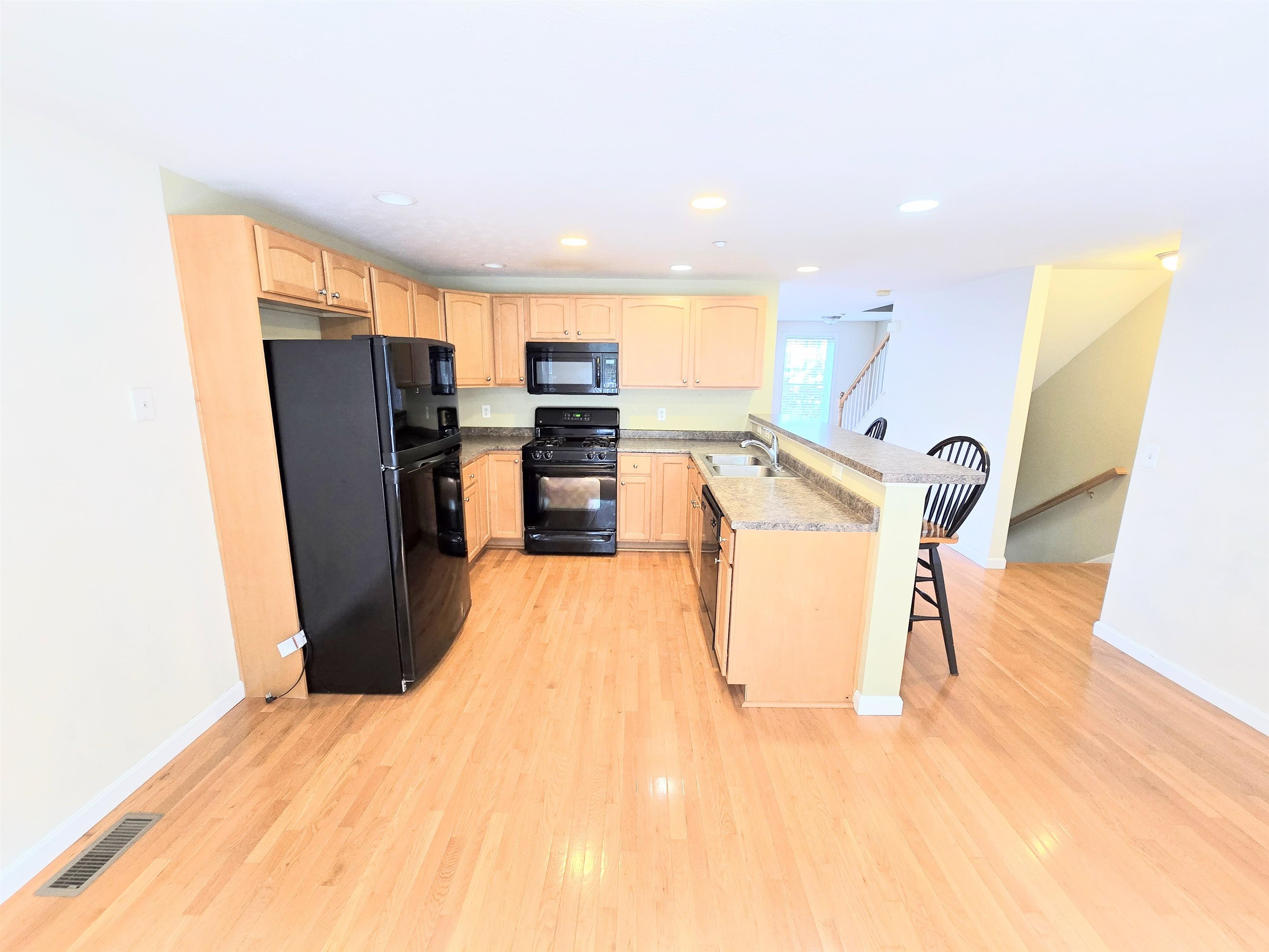 Concord, New Hampshire 03301, United States, 2 Bedrooms Bedrooms, ,2 BathroomsBathrooms,Residential,Active,154298