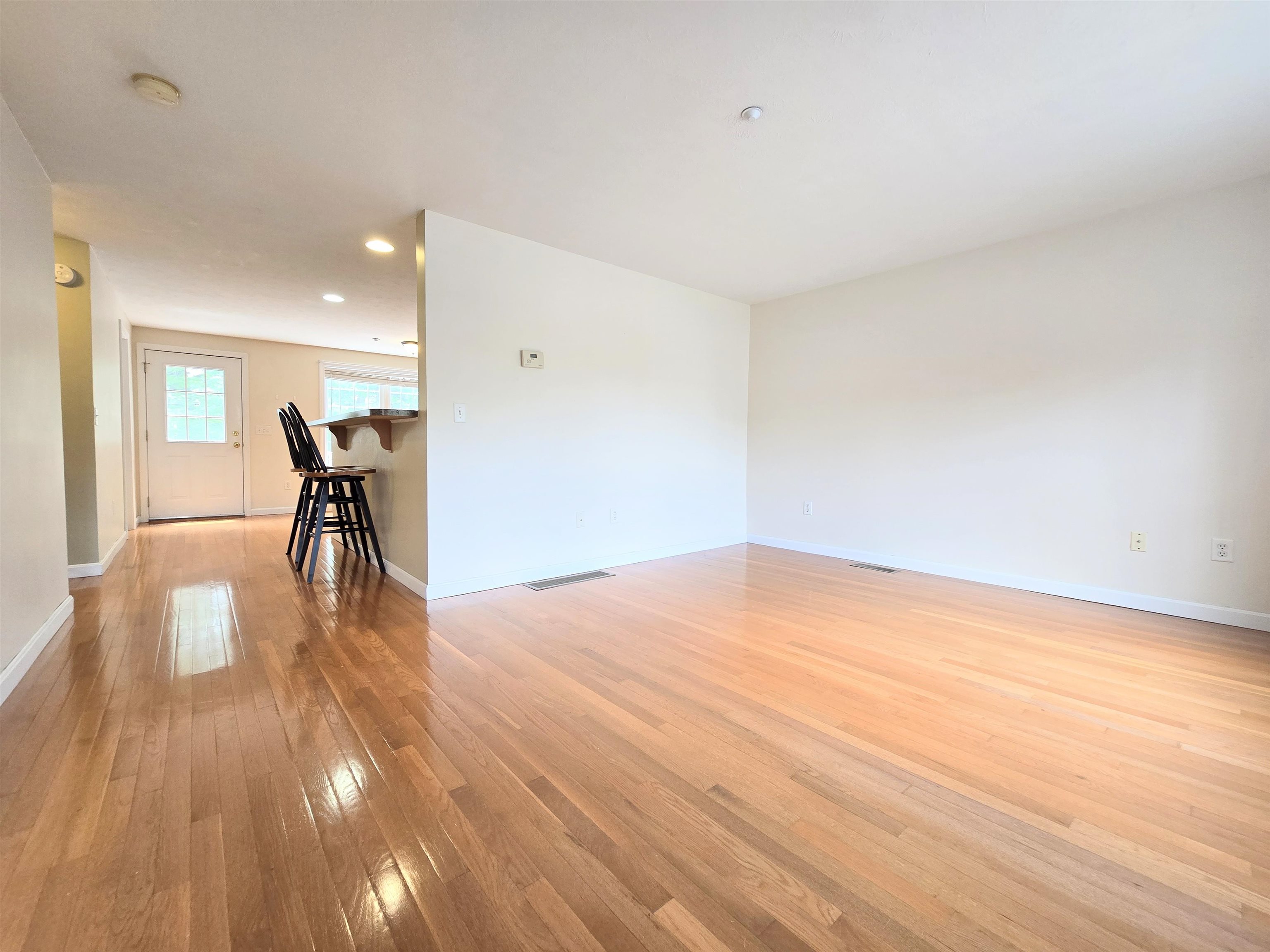 Concord, New Hampshire 03301, United States, 2 Bedrooms Bedrooms, ,2 BathroomsBathrooms,Residential,Active,154298