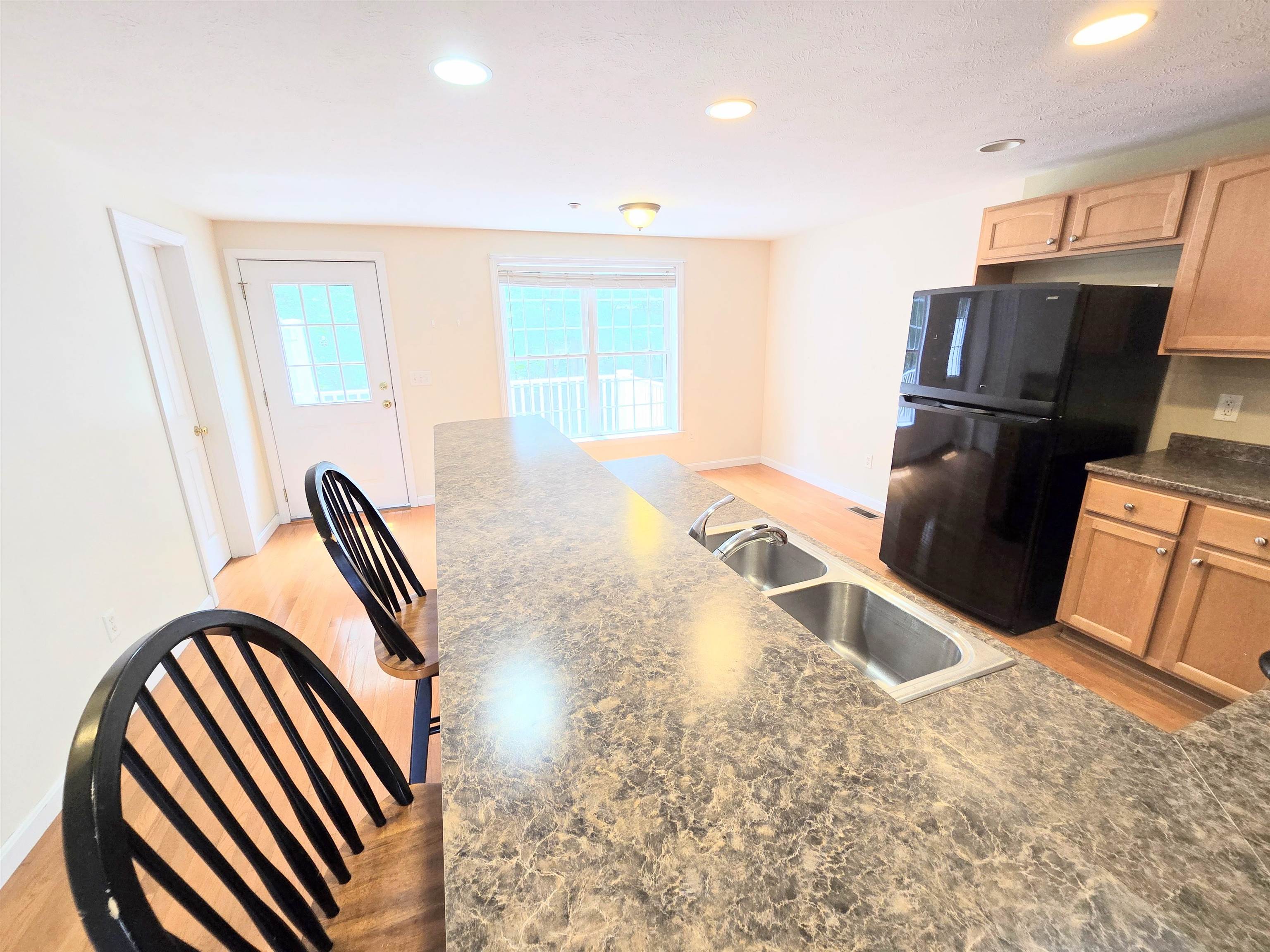 Concord, New Hampshire 03301, United States, 2 Bedrooms Bedrooms, ,2 BathroomsBathrooms,Residential,Active,154298