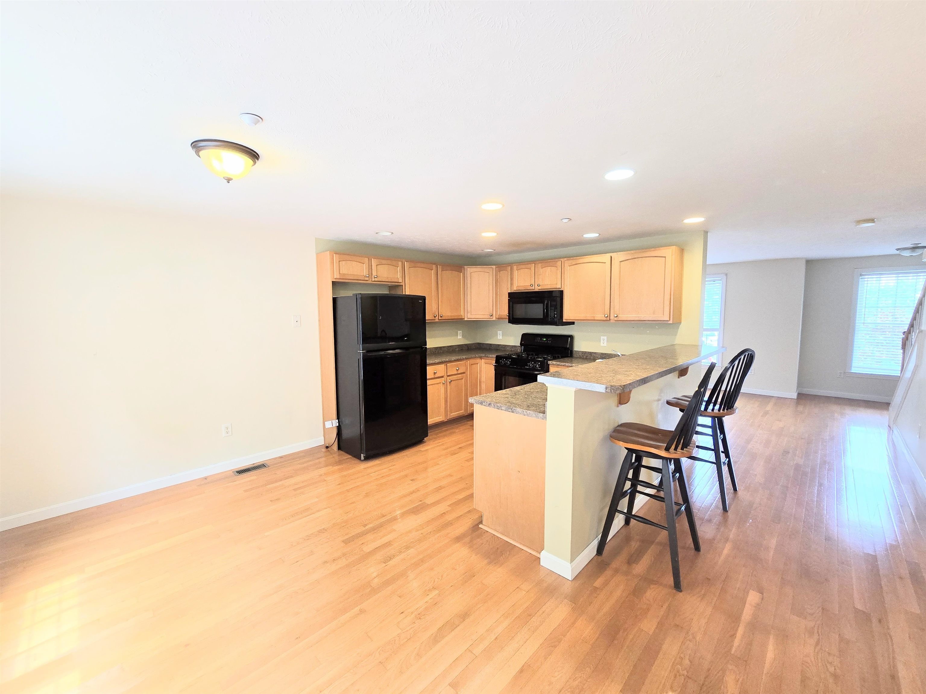 Concord, New Hampshire 03301, United States, 2 Bedrooms Bedrooms, ,2 BathroomsBathrooms,Residential,Active,154298