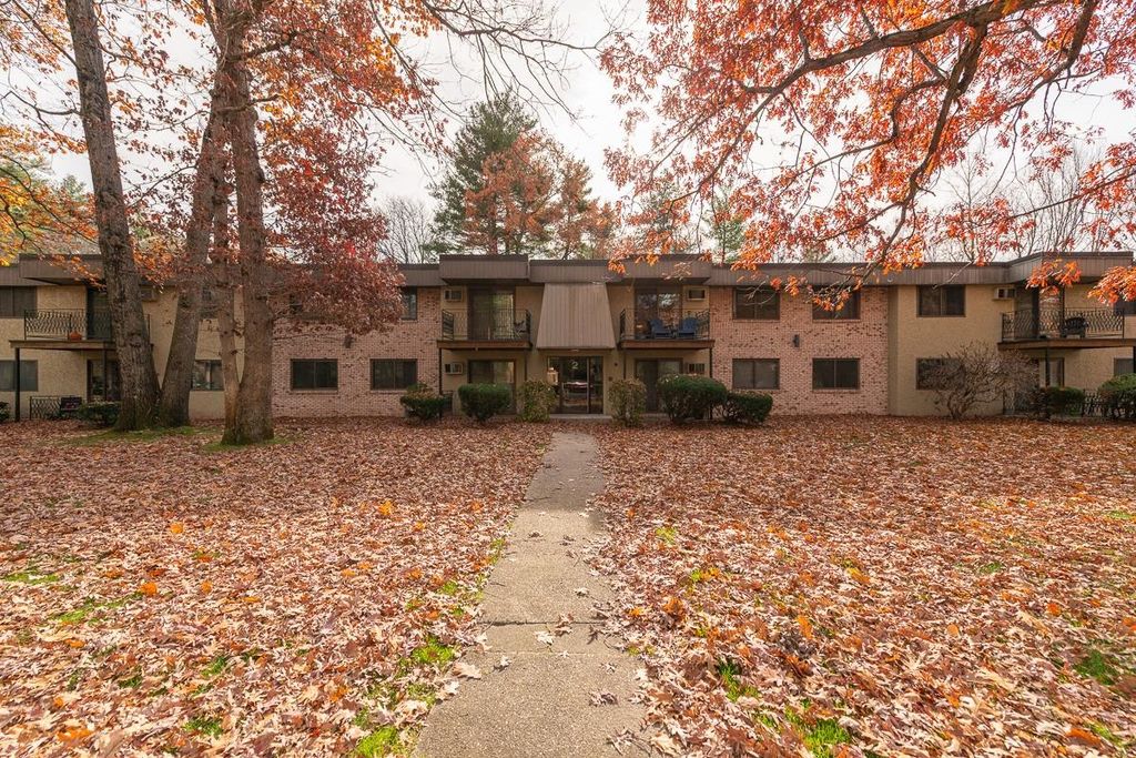 Photo of 2 Strawberry Bank Road #17, Nashua, NH 03062 (MLS # 5069484)
