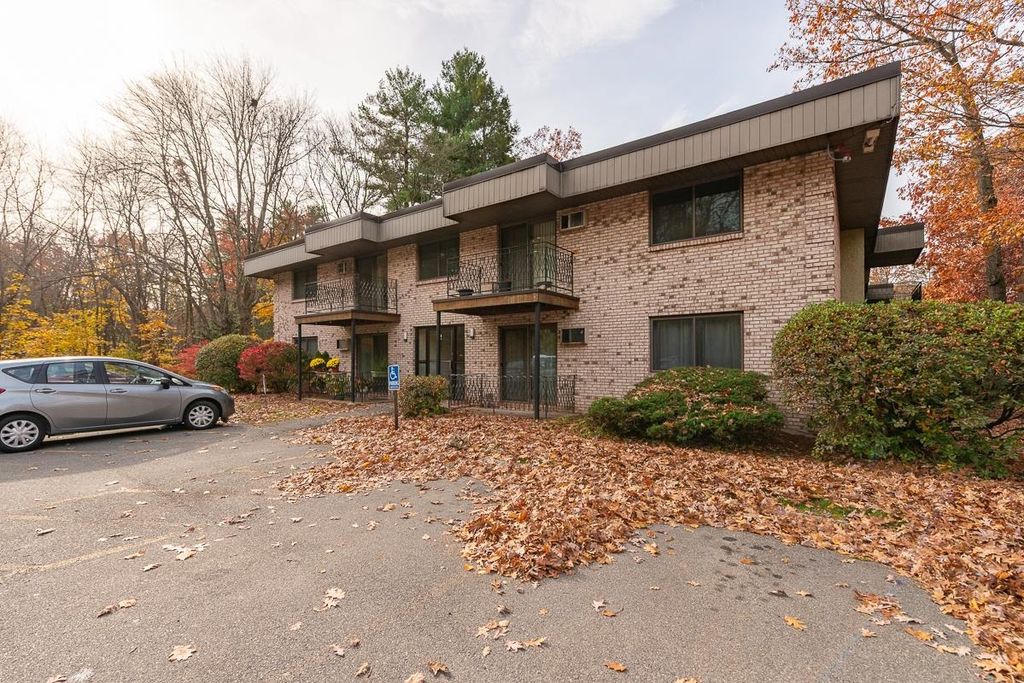 Photo of 2 Strawberry Bank Road #17, Nashua, NH 03062 (MLS # 5069484)