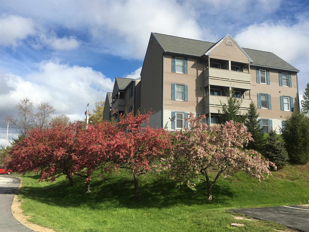 Photo of 177 Eastern Avenue #301, Manchester, NH 03104 (MLS # 5069092)