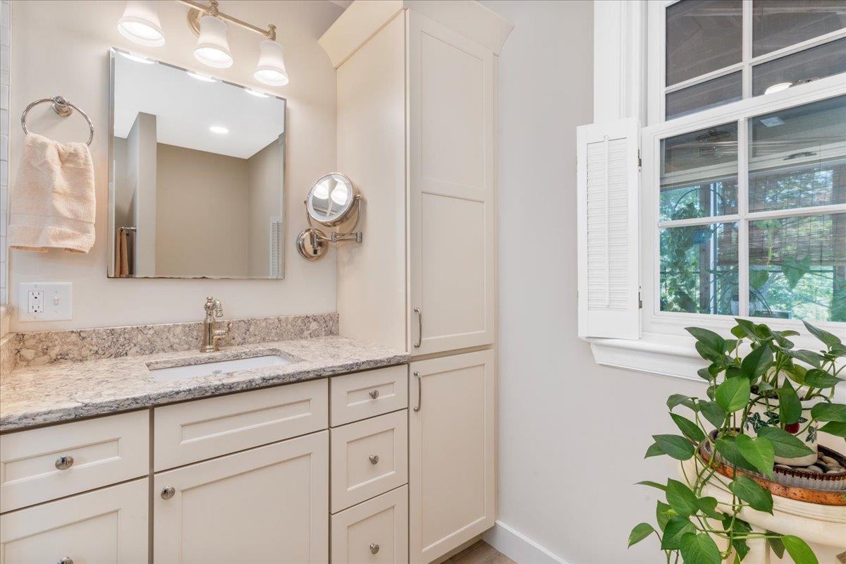 Deerfield, New Hampshire 03037, United States, 3 Bedrooms Bedrooms, ,2 BathroomsBathrooms,Residential,Active,178350