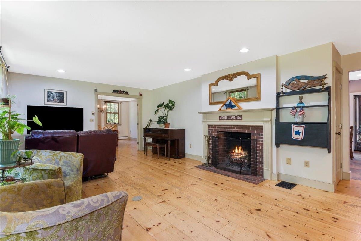 Deerfield, New Hampshire 03037, United States, 3 Bedrooms Bedrooms, ,2 BathroomsBathrooms,Residential,Active,178350