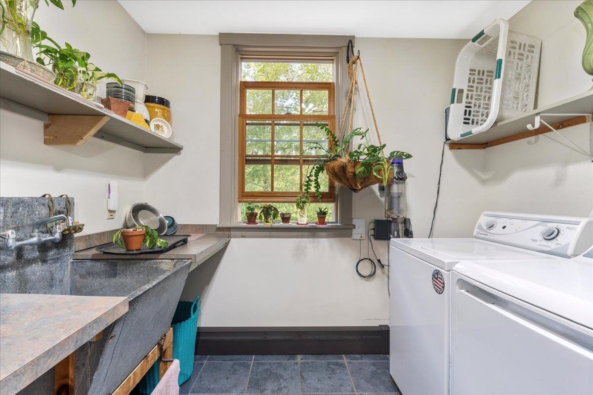 Deerfield, New Hampshire 03037, United States, 3 Bedrooms Bedrooms, ,2 BathroomsBathrooms,Residential,Active,178350