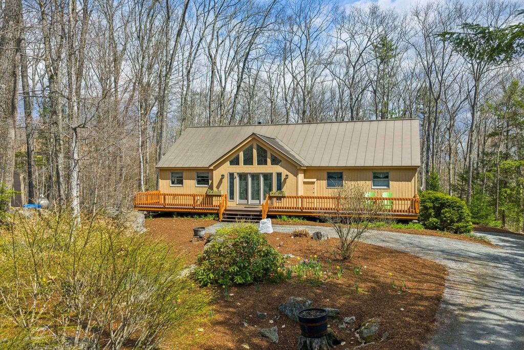 Photo of 28 Summit Drive, Grantham, NH 03753 (MLS # 5087279)