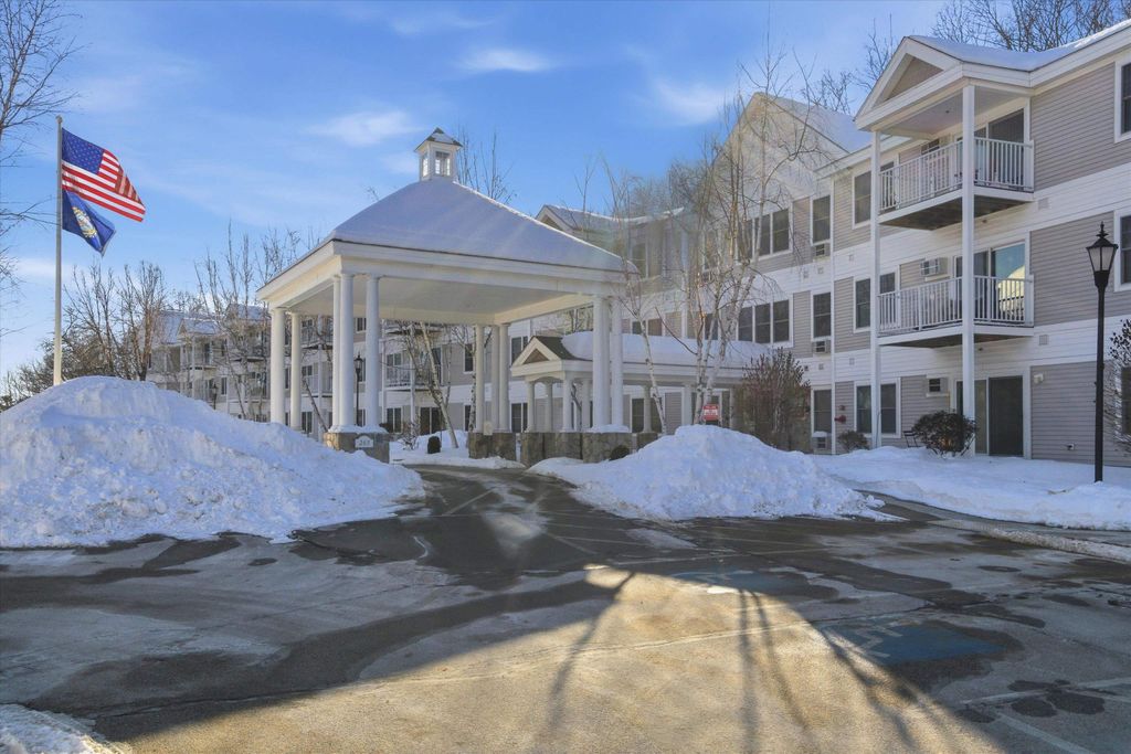 Photo of 265 Edward J Roy Drive #305, Manchester, NH 03104 (MLS # 5076391)