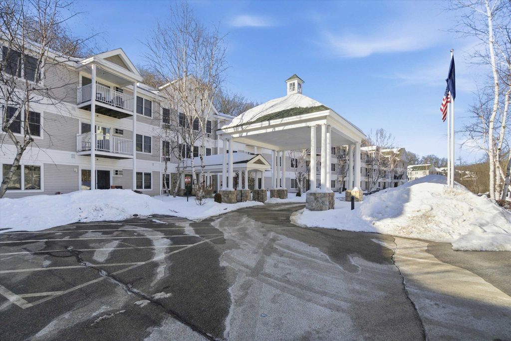 Photo of 265 Edward J Roy Drive #305, Manchester, NH 03104 (MLS # 5076391)