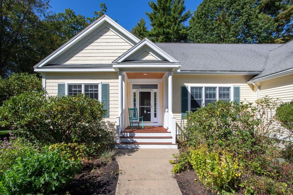 Photo of 16 Parkman Brook Lane, Stratham, NH 03885 (MLS # 5064029)